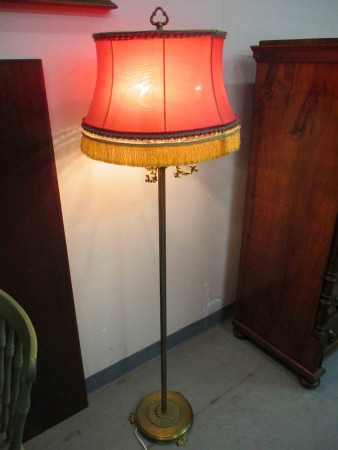2359 - Lampa stojaci  3 x svetlo funkcni  V - 147 cm  -  3 700 kc